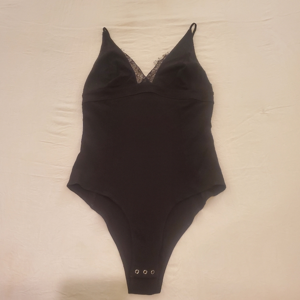 FREE PEOPLE Intimatley Free Black‎ Vneck Lacey Trim One Piece Bodysuit NWOT SZ M - Picture 2 of 9